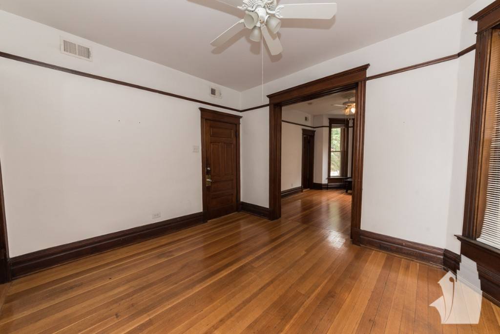 Apartment for rent at 851 W Wellington Ave #1F, Chicago, IL 60657