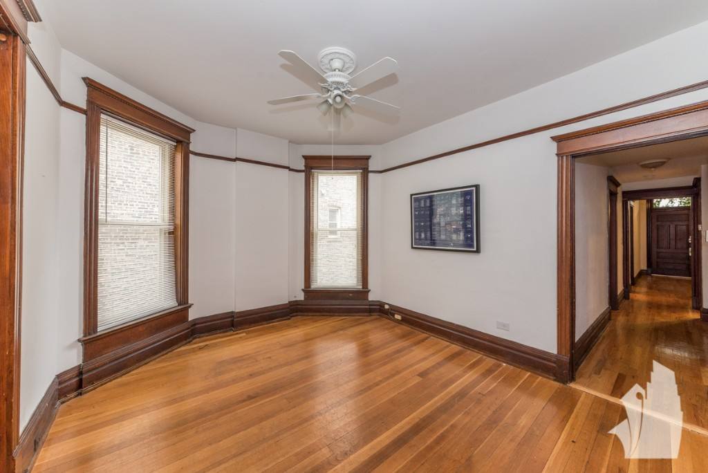 Apartment for rent at 851 W Wellington Ave #1F, Chicago, IL 60657