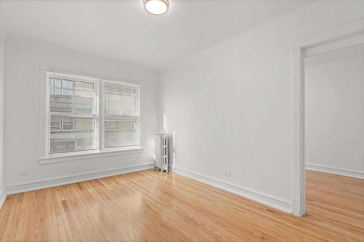 Apartment for rent at 1724-1736 W N Shore Ave #3F, Chicago, IL 60626