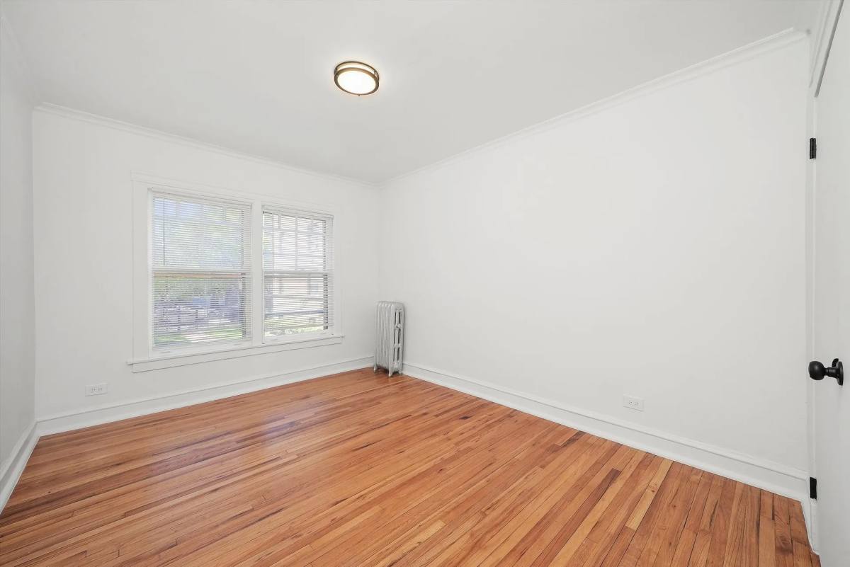 Apartment for rent at 1724 W N Shore Ave #3F, Chicago, IL 60626