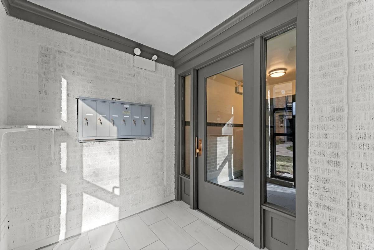 Apartment for rent at 1724 W N Shore Ave #3F, Chicago, IL 60626