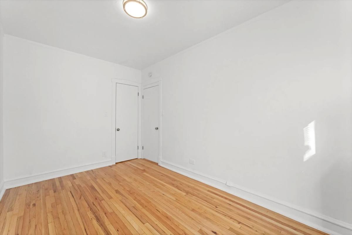 Apartment for rent at 1724 W N Shore Ave #3F, Chicago, IL 60626