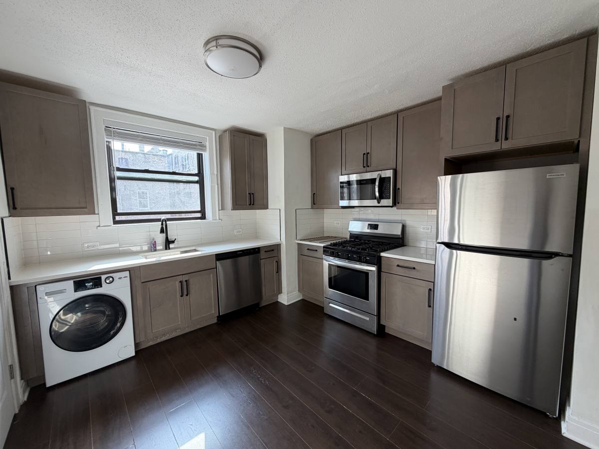 Apartment for rent at 55095 N Lincoln #2S, Chicago, IL 60625