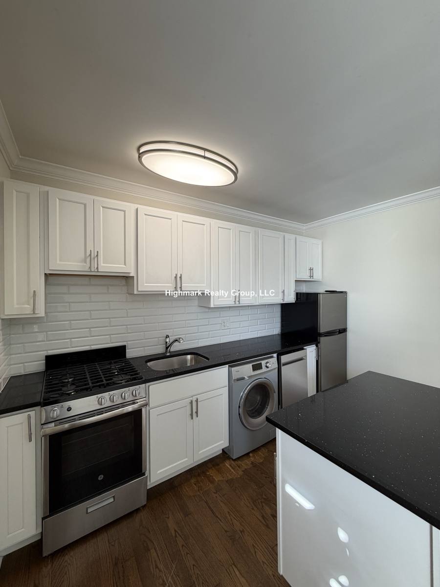 Apartment for rent at 918 Green Bay Rd #C3, Winnetka, IL 60093