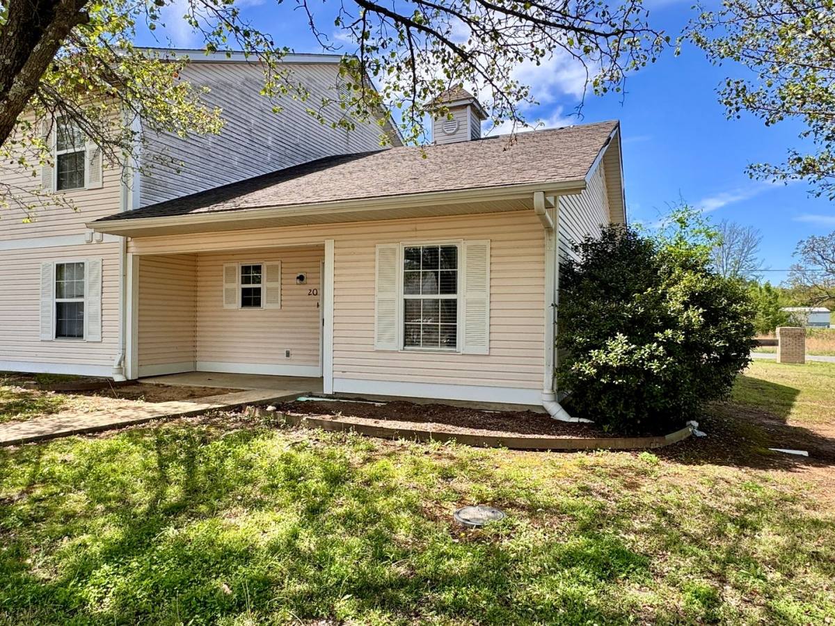 Apartment for rent at 352 Curia Creek Lane, Cave City, AR 72521