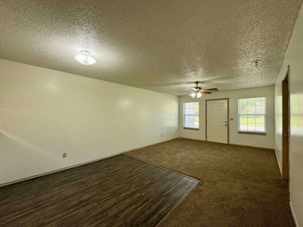 Apartment for rent at 352 Curia Creek Lane, Cave City, AR 72521
