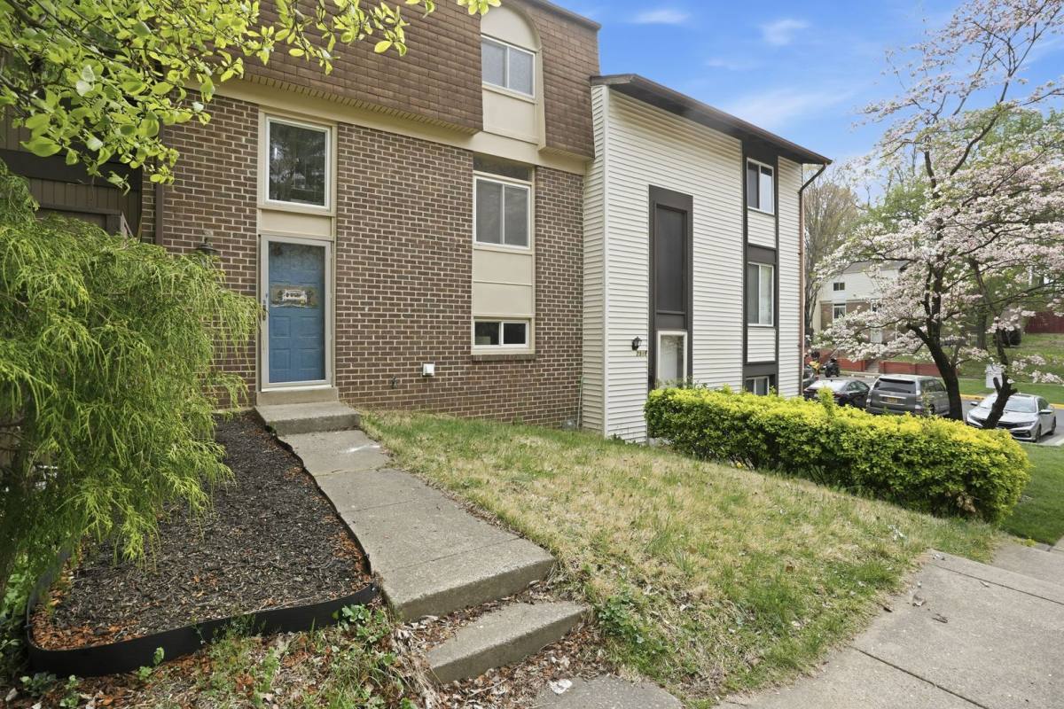 Townhouse for rent at 2916 Cantania Place, Woodbridge, VA 22192