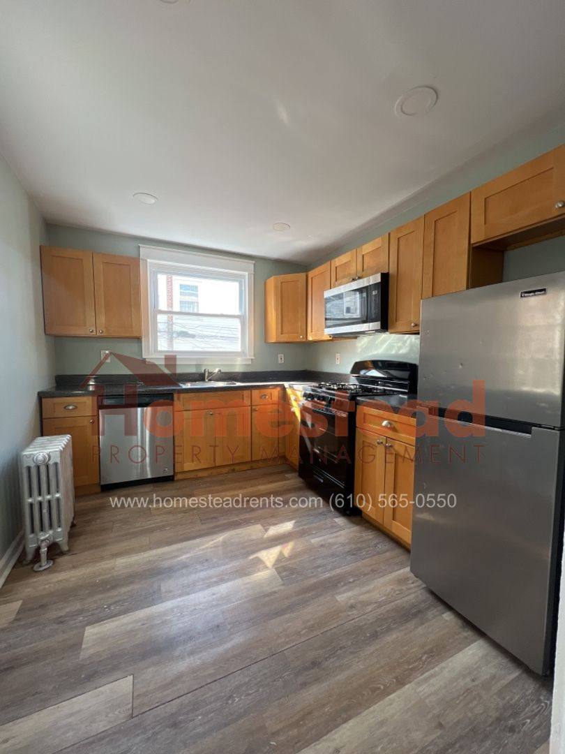 House for rent at 430 Glendale Rd, Upper Darby, PA 19082