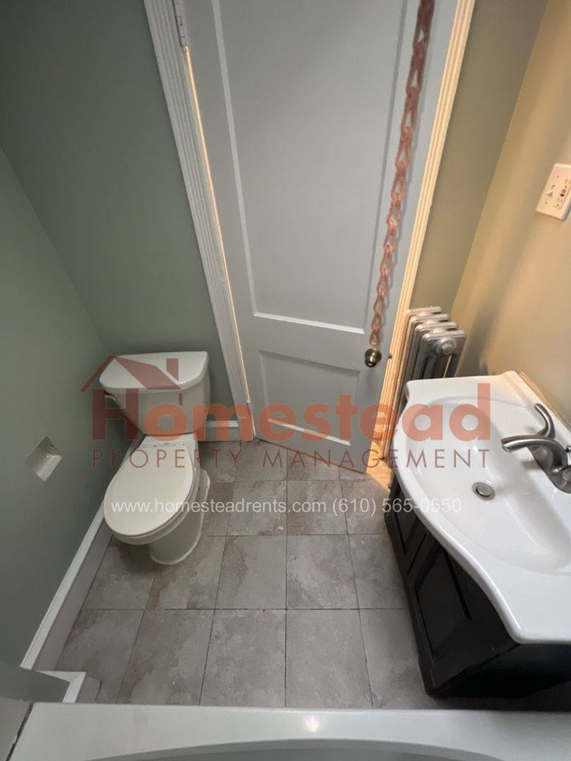 House for rent at 430 Glendale Rd, Upper Darby, PA 19082