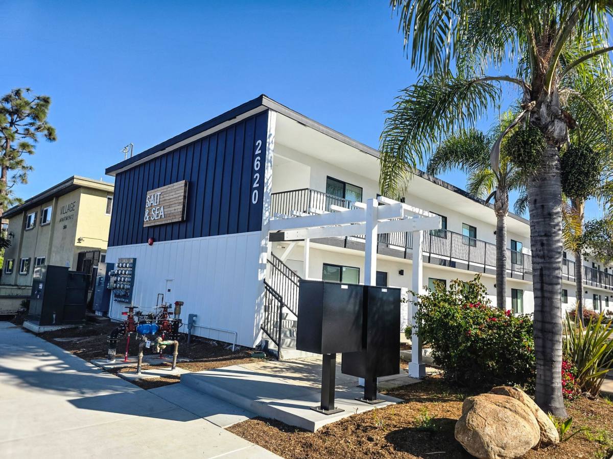 Apartment for rent at 2620-2622 Roosevelt St, Carlsbad, CA 92008