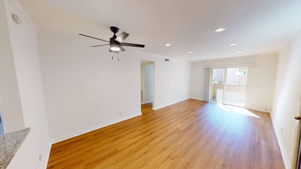 Apartment for rent at 22833 Vanowen St, West Hills, CA 91307