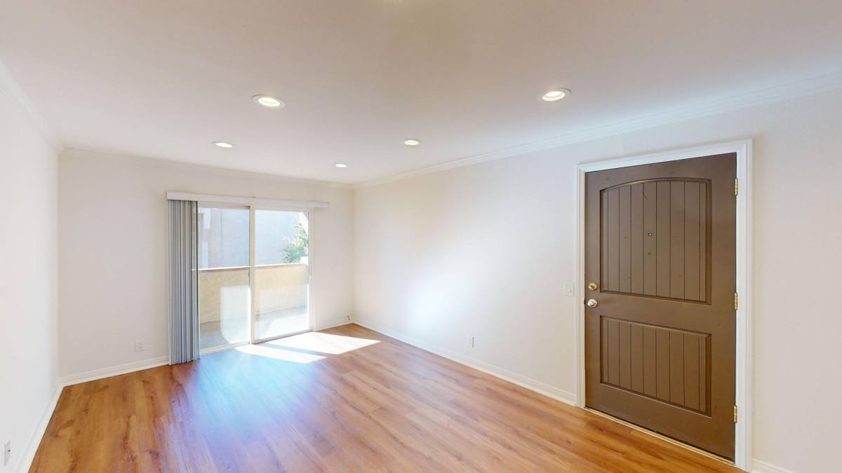 Apartment for rent at 22833 Vanowen St, West Hills, CA 91307