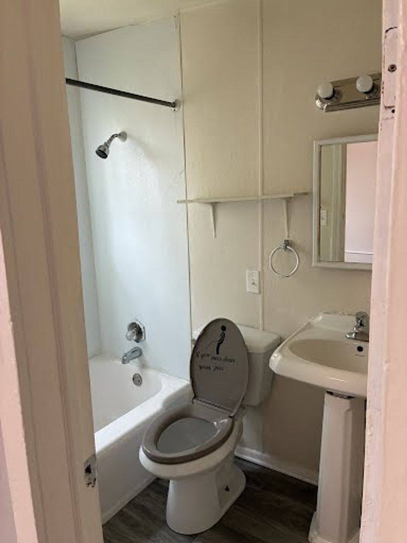 Apartment for rent at 1532 S 13th St, Milwaukee, WI 53204
