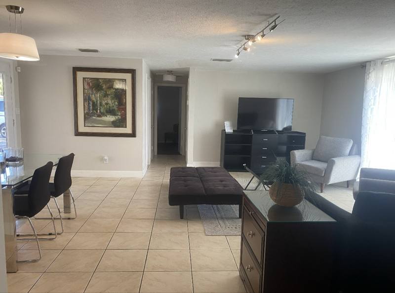 House for rent at 907 Fruitland Ave, Bradenton, FL 34207