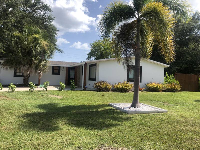 House for rent at 907 Fruitland Ave, Bradenton, FL 34207