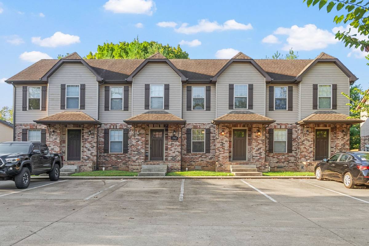 Townhouse for rent at 1762 Spring Water Dr, Clarksville, TN 37040