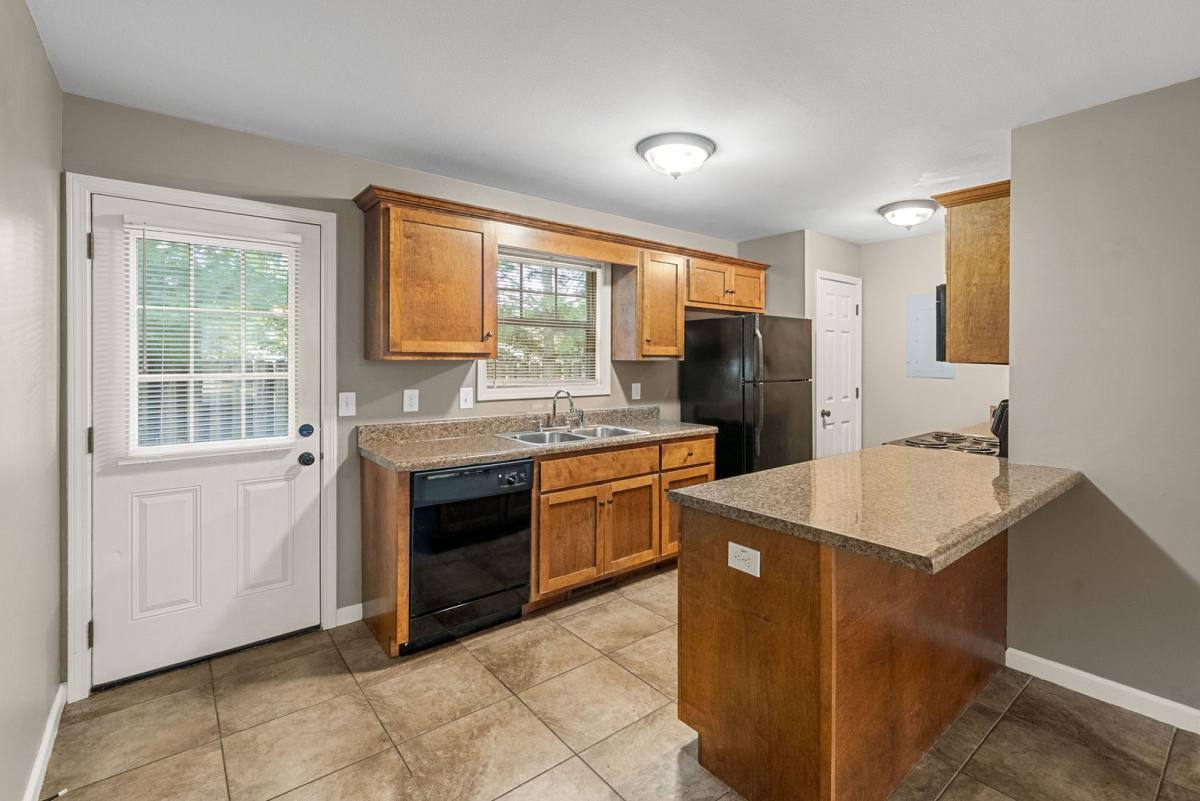 Townhouse for rent at 1762 Spring Water Dr, Clarksville, TN 37040