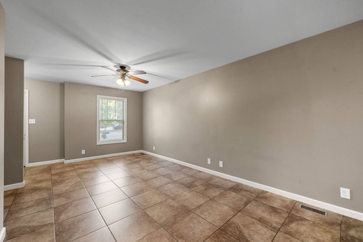 Townhouse for rent at 1762 Spring Water Dr, Clarksville, TN 37040