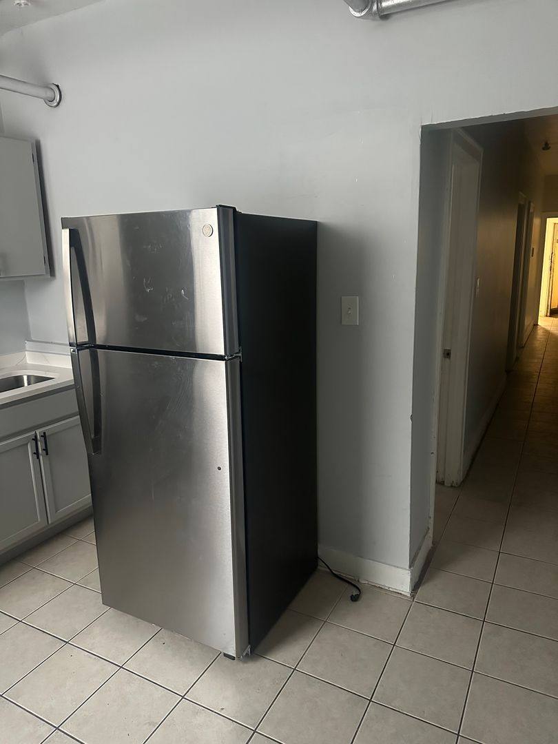 Apartment for rent at 8050-56 S Champlain Ave, Chicago, IL 60619