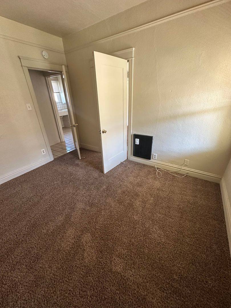 Apartment for rent at 46 W18th St, Merced, CA 95340