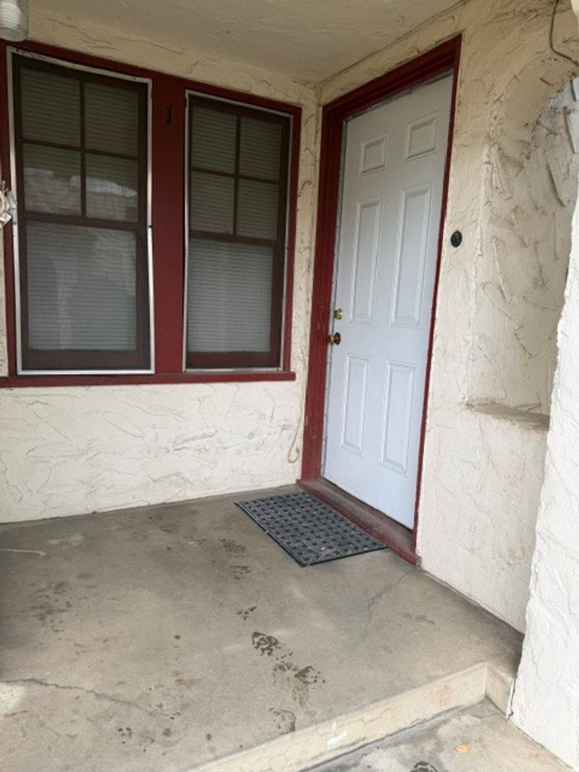 Apartment for rent at 46 W18th St, Merced, CA 95340