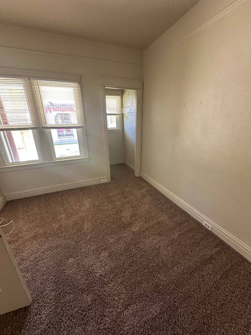 Apartment for rent at 46 W18th St, Merced, CA 95340