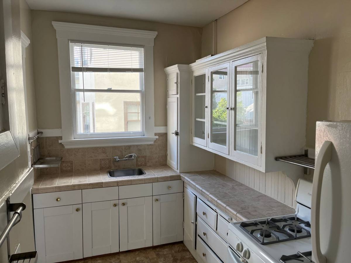 Apartment for rent at 1515 Alice St, Oakland, CA 94612
