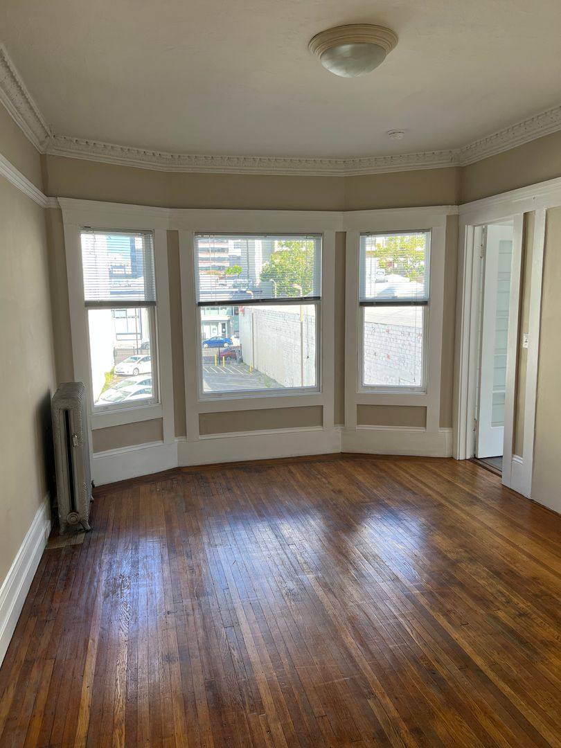 Apartment for rent at 1515 Alice St, Oakland, CA 94612
