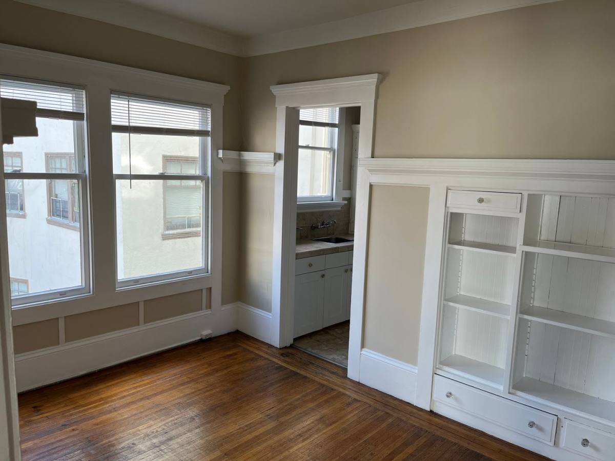 Apartment for rent at 1515 Alice St, Oakland, CA 94612