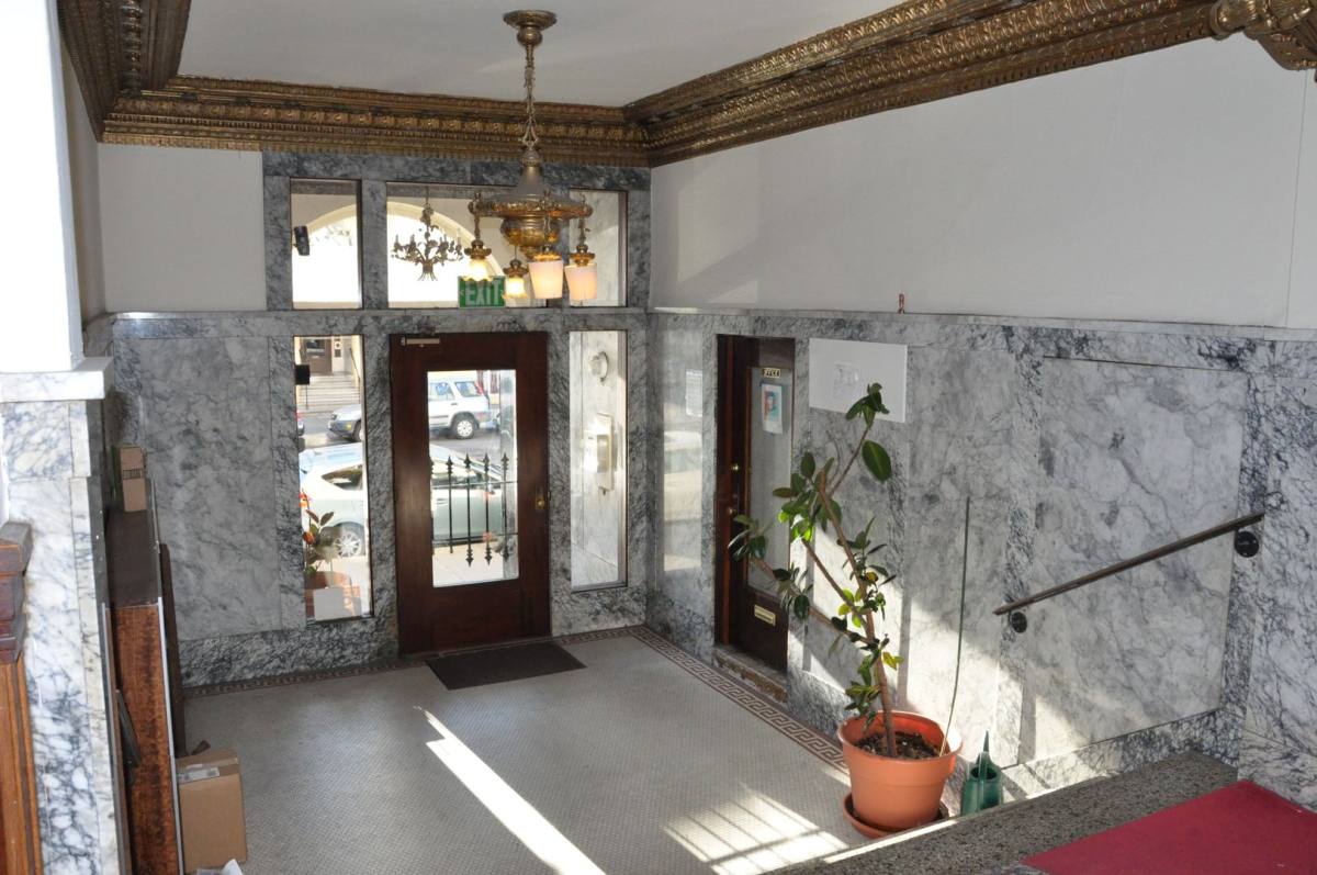 Apartment for rent at 1515 Alice St, Oakland, CA 94612