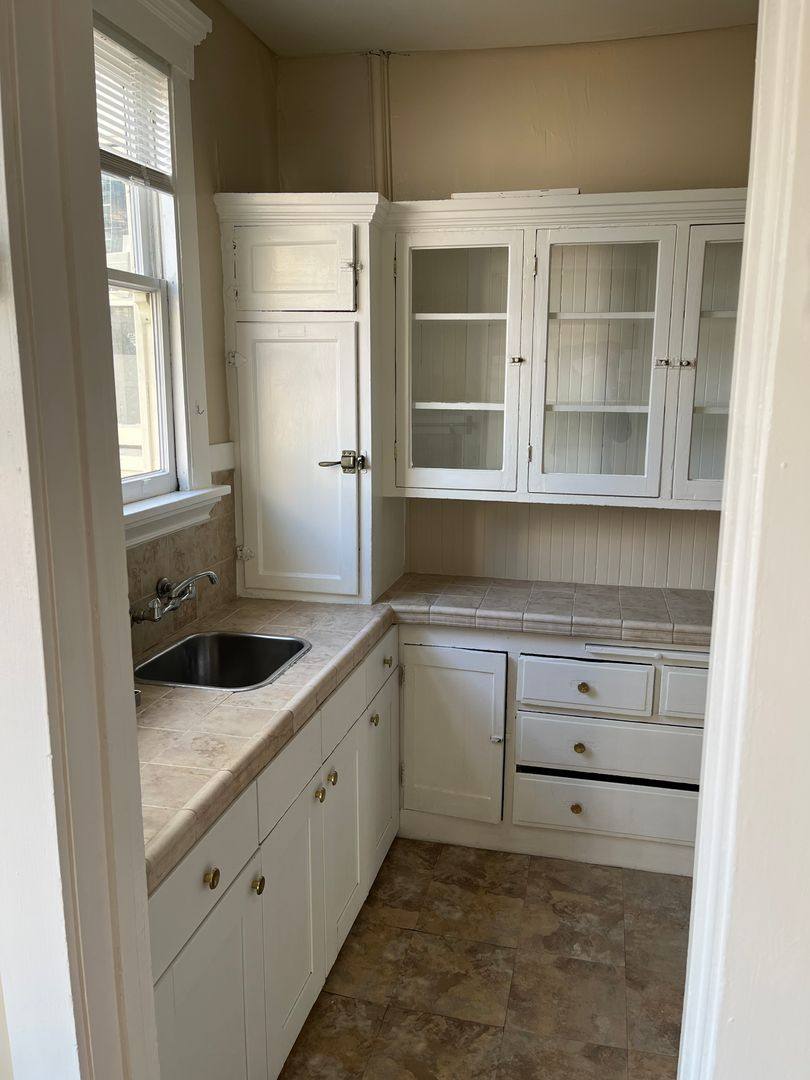 Apartment for rent at 1515 Alice St, Oakland, CA 94612