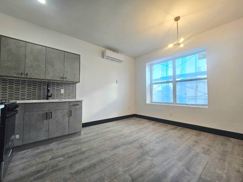 Apartment for rent at 11 Thomas St #1, Newark, NJ 07114