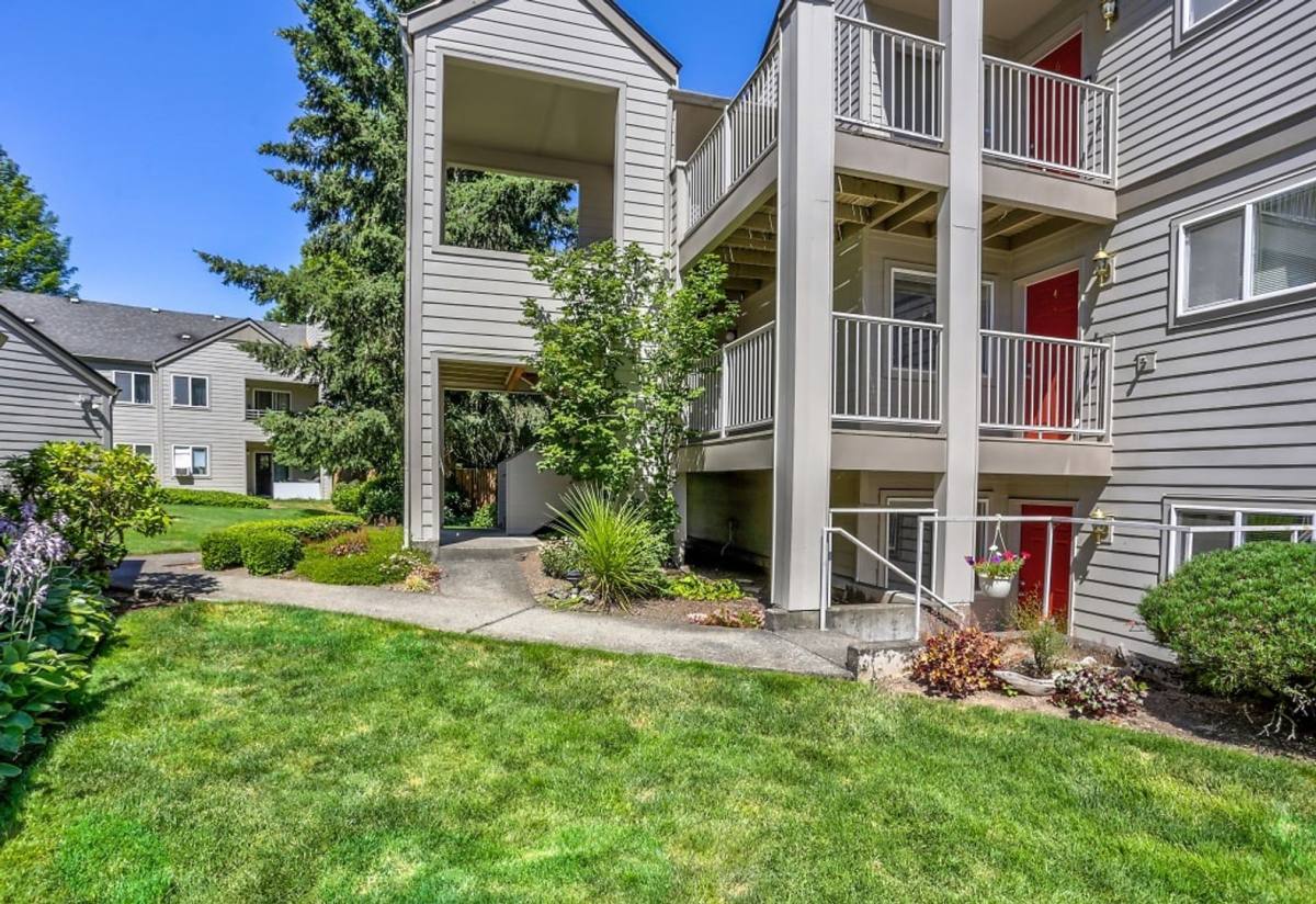 Apartment for rent at 4410 SW 107th Ave, Beaverton, OR 97005