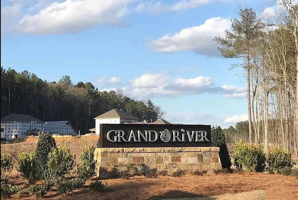 Townhouse for rent at 1009 Grand River Blvd W, Leeds, AL 35094