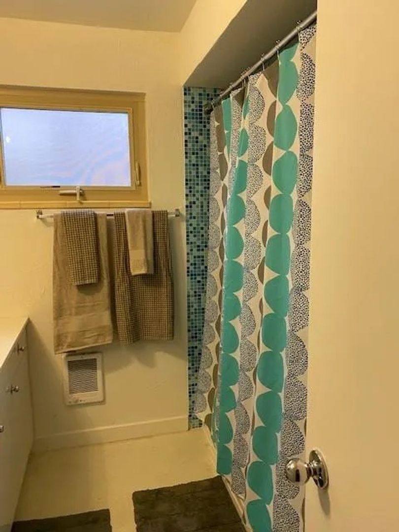Apartment for rent at 2410 NW 57th St, Seattle, WA 98107