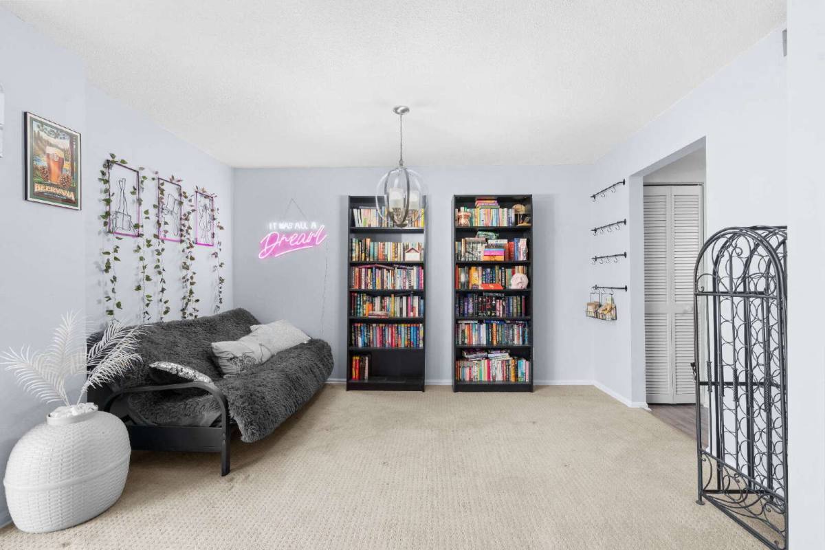 Condo for rent at 118 Monroe St, Rockville, MD 20850