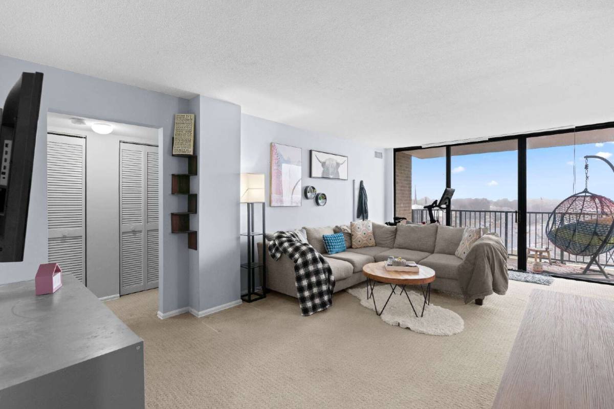 Condo for rent at 118 Monroe St, Rockville, MD 20850