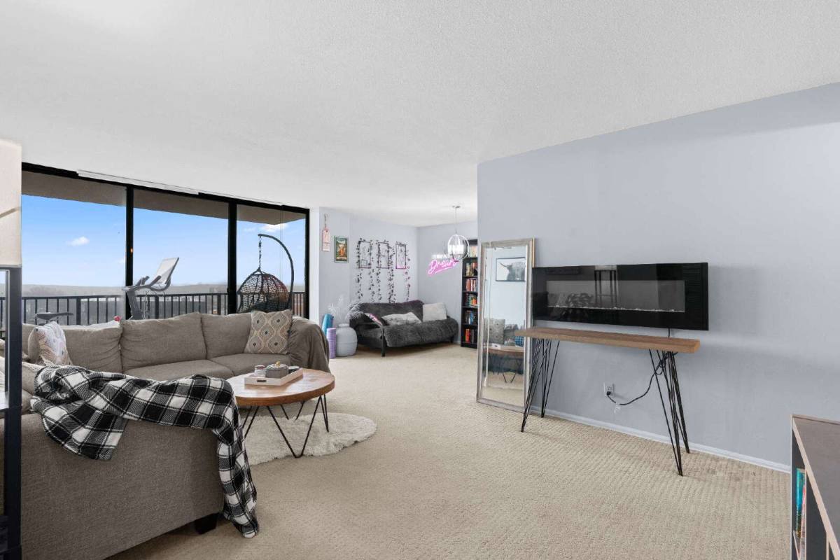 Condo for rent at 118 Monroe St, Rockville, MD 20850