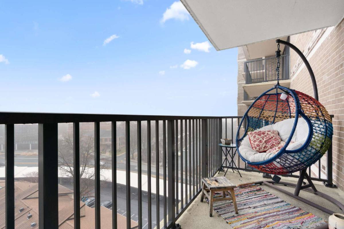 Condo for rent at 118 Monroe St, Rockville, MD 20850