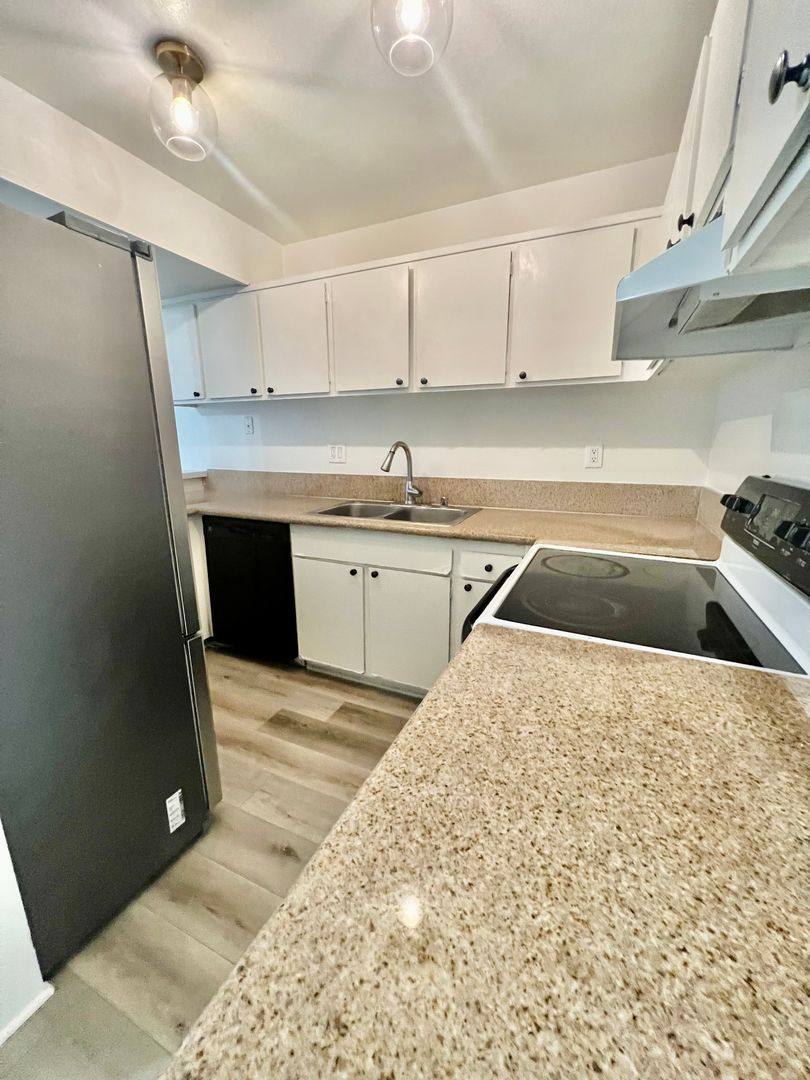 Condo for rent at 23401 Park Sorrento #22, Calabasas, CA 91302