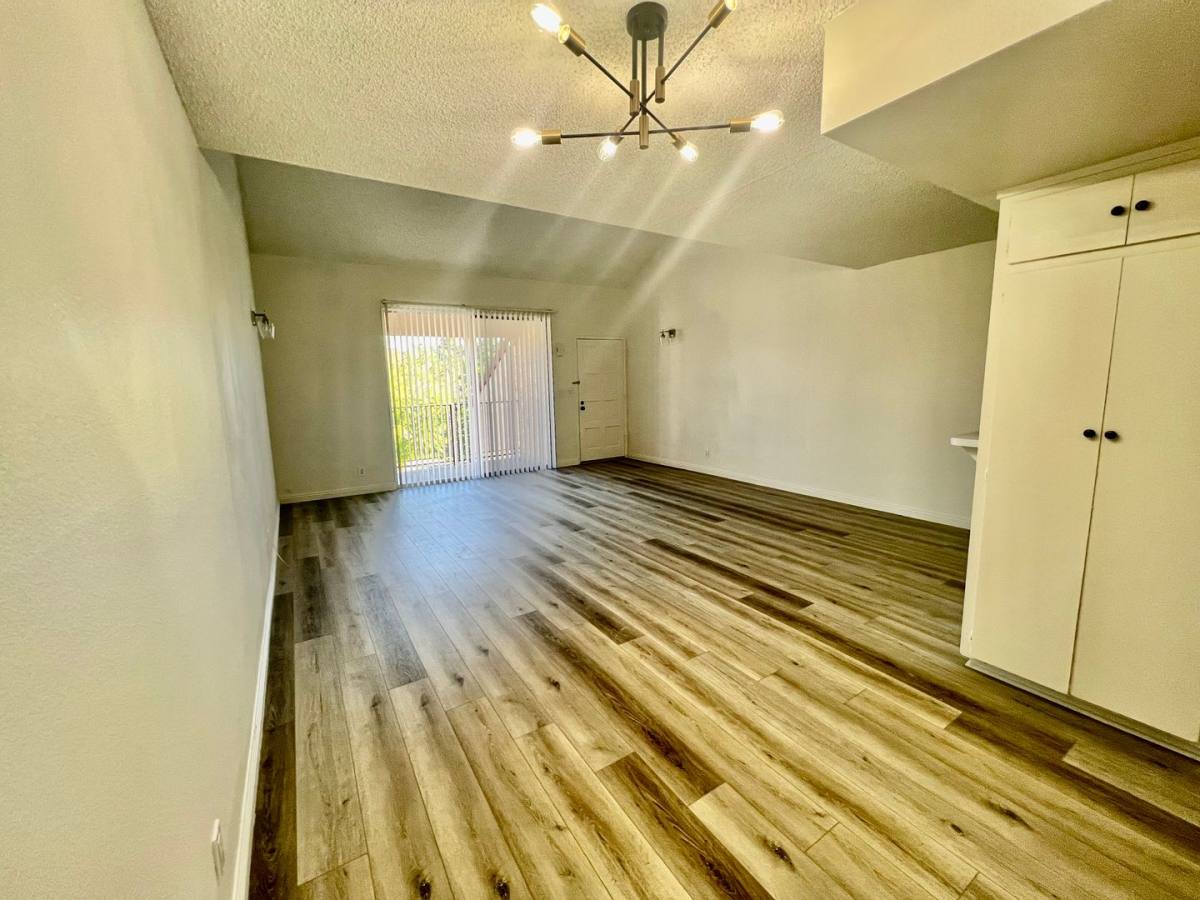 Condo for rent at 23401 Park Sorrento #22, Calabasas, CA 91302