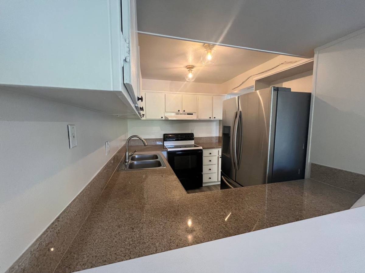 Condo for rent at 23401 Park Sorrento #22, Calabasas, CA 91302