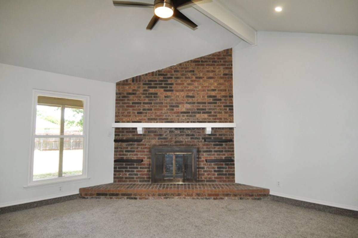 House for rent at 205 Juniper Dr, Arlington, TX 76018