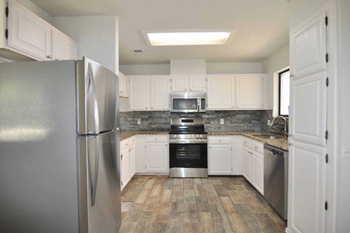 House for rent at 205 Juniper Dr, Arlington, TX 76018