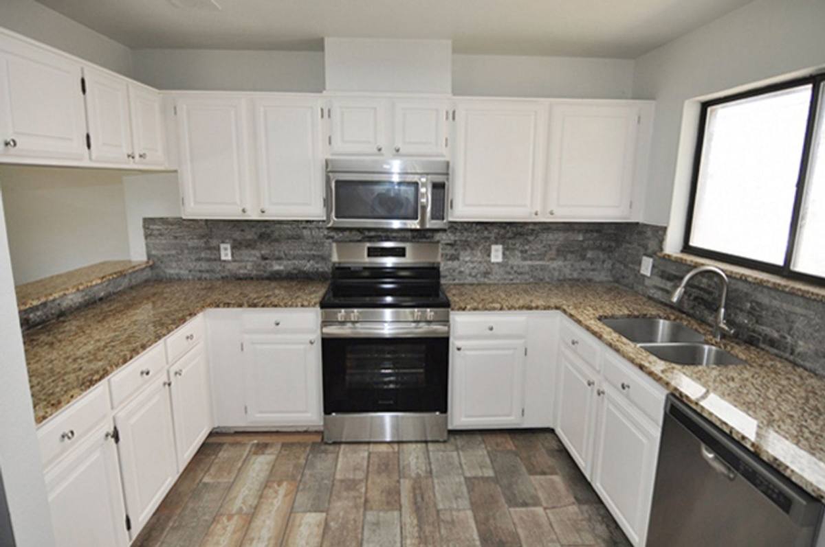 House for rent at 205 Juniper Dr, Arlington, TX 76018