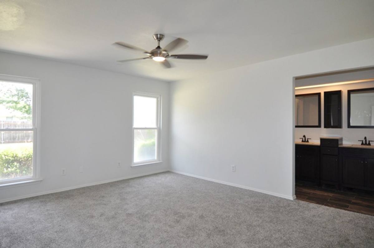 House for rent at 205 Juniper Dr, Arlington, TX 76018