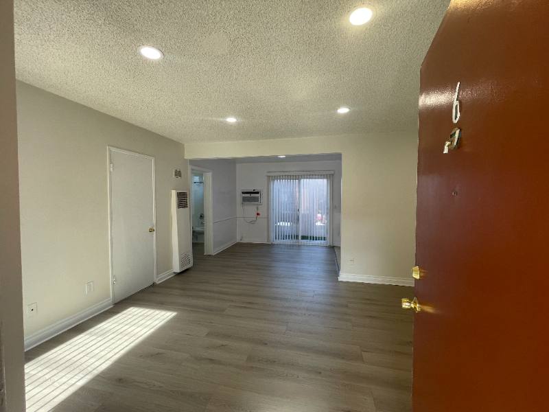 Apartment for rent at 19401 Haynes St, Reseda, CA 91335