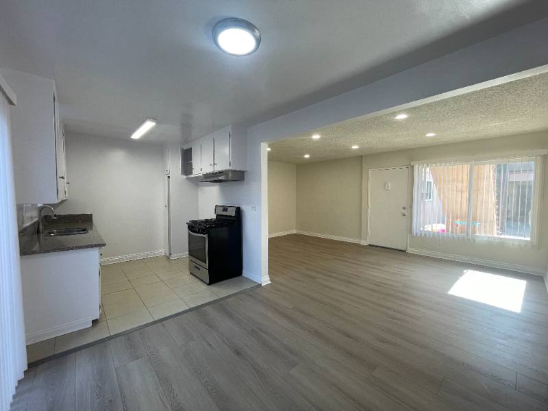 Apartment for rent at 19401 Haynes St, Reseda, CA 91335