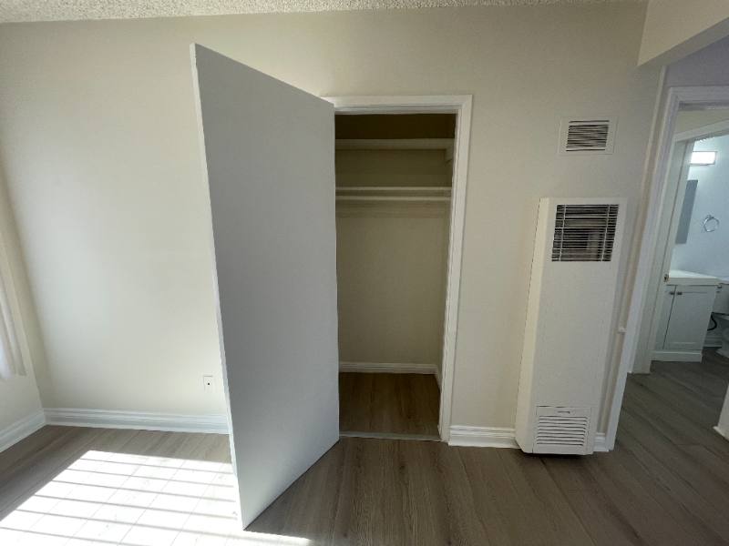 Apartment for rent at 19401 Haynes St, Reseda, CA 91335
