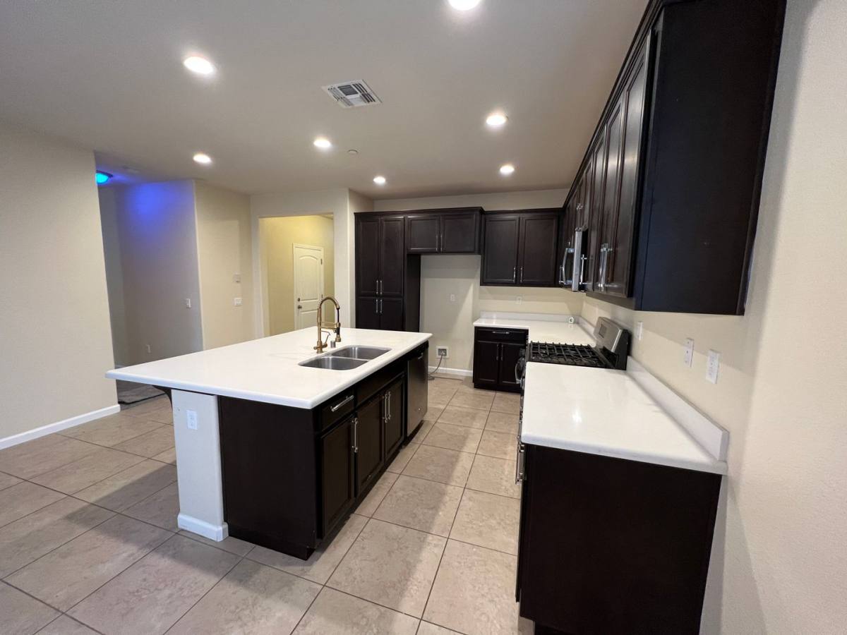 House for rent at 1484 Rock Springs Ave, Manteca, CA 95337